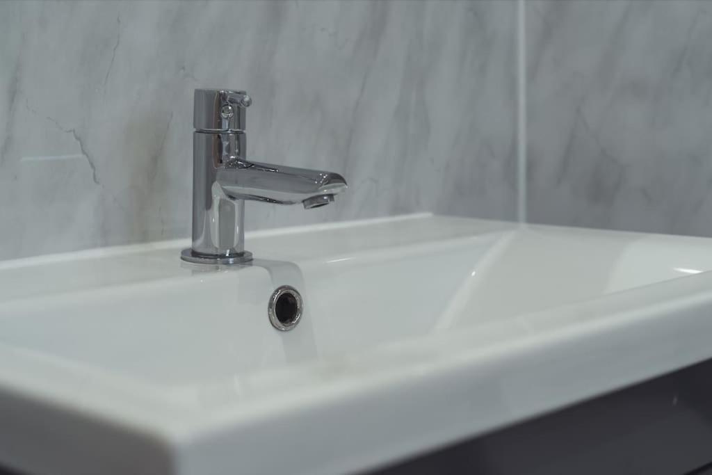 1 Bed - Wifi - Pet Friendly - Harrow Apartment Екстериор снимка